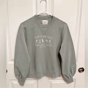 Sweatshirt